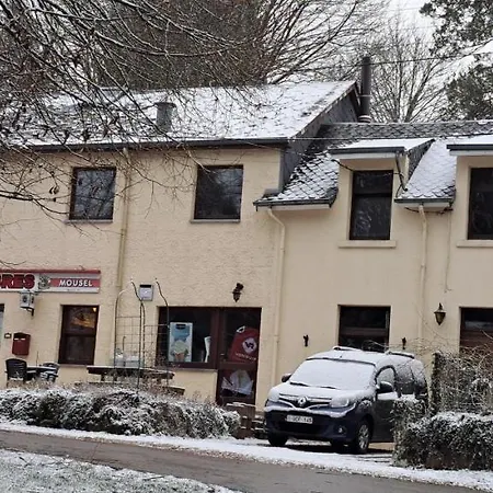 Chez Dikke Vriend, Et Taverne