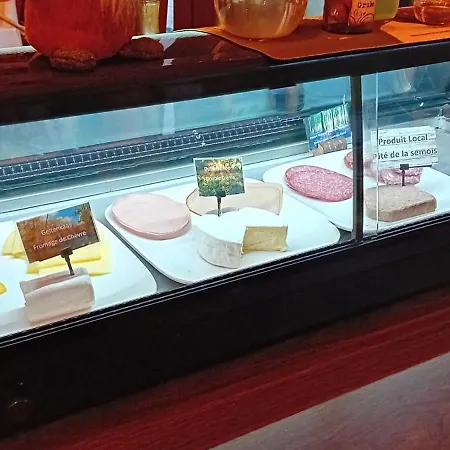 Chez Dikke Vriend, Et Taverne