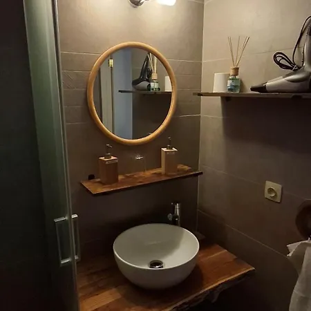 Chez Dikke Vriend, Et Taverne Mini-hôtel Chiny