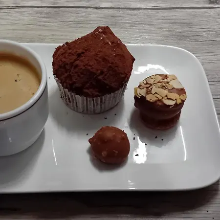 Chez Dikke Vriend, Et Taverne Шини