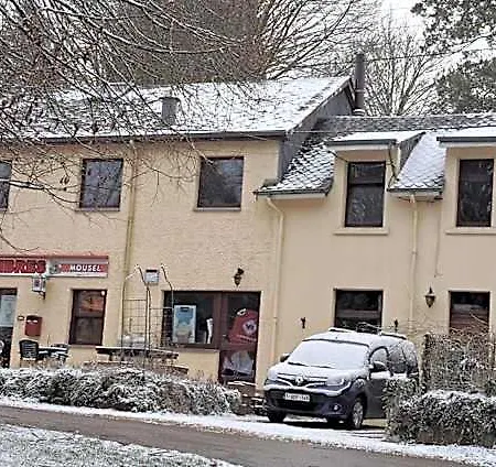 Chez Dikke Vriend, Et Taverne *