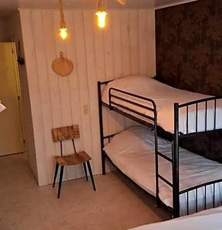 Chez Dikke Vriend, Et Taverne Mini-hôtel *