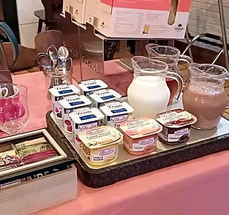 Chez Dikke Vriend, Et Taverne Mini-hôtel